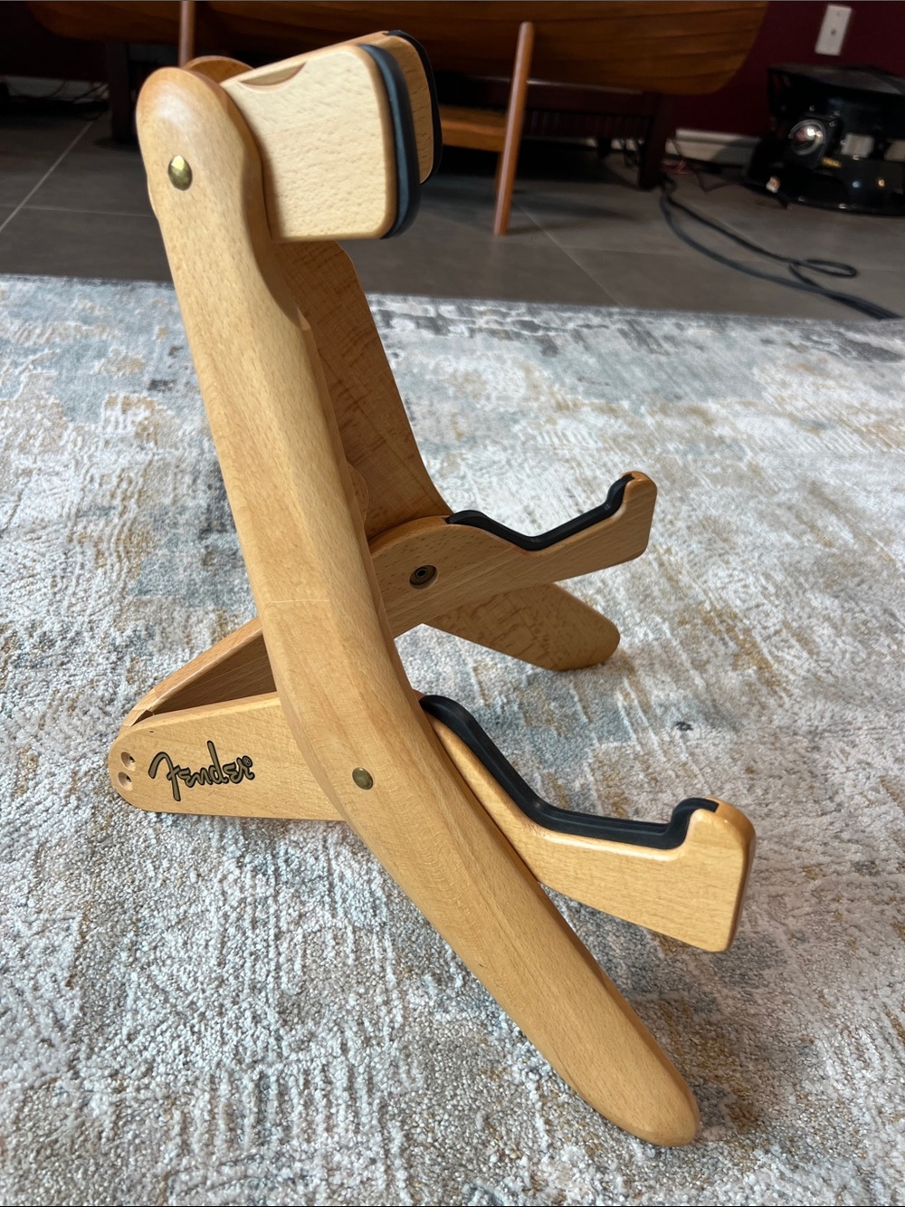 Fender Jackknife Wood Guitar Stand - Natural fold up portable